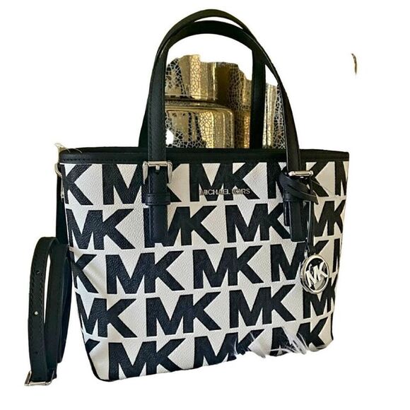 NEW WITH TAGS JET SET TRAVEL TOTE - Picture 1 of 10